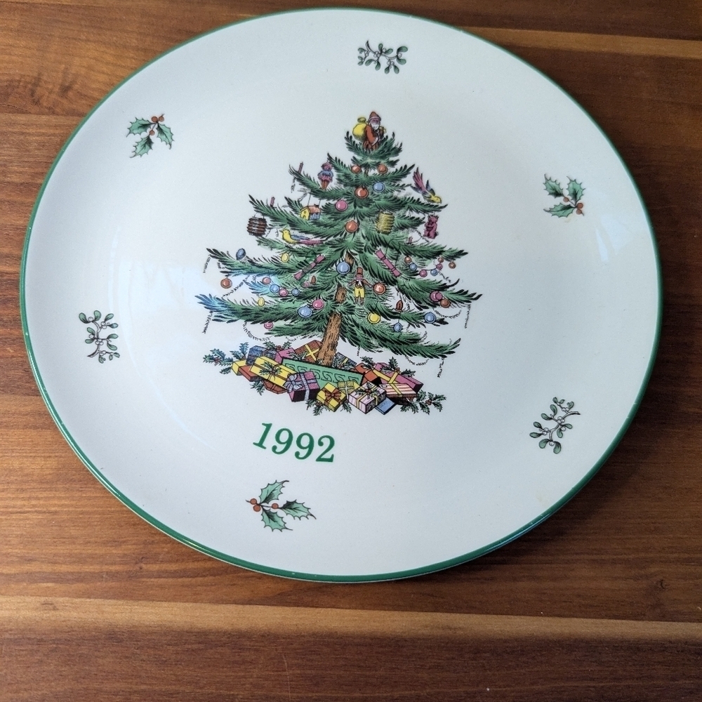 Spode Collectible Vintage 1992 Christmas plate, 4th in limited edition
